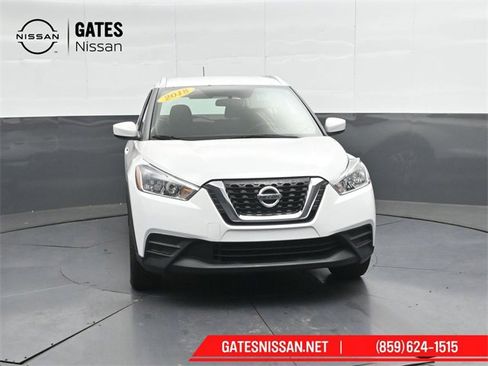 Used 2018 Nissan Kicks SV image 5