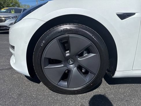Used 2022 Tesla Model 3 Long Range AWD/4WD image 9