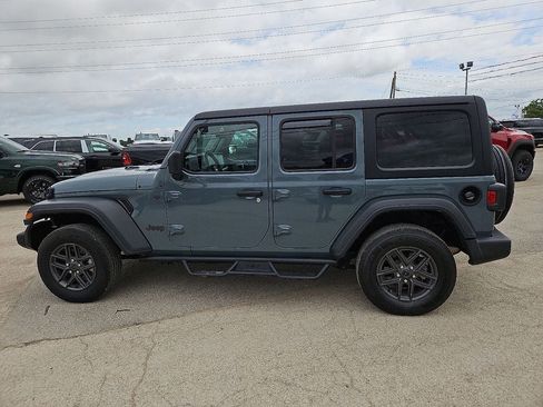 Used 2024 Jeep Wrangler Unlimited Sport AWD/4WD image 3