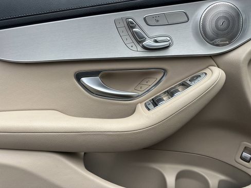 Used 2023 Mercedes-Benz GLC 300 4MATIC Coupe image 11