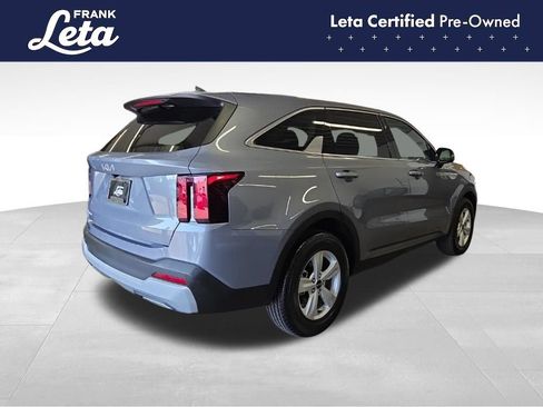 Used 2025 Kia Sorento LX FWD image 6