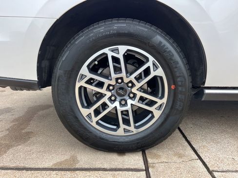 Used 2019 Ford Expedition Limited w/ Equipment Group 301A image 15