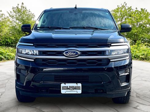 Used 2022 Ford Expedition Max XLT image 3