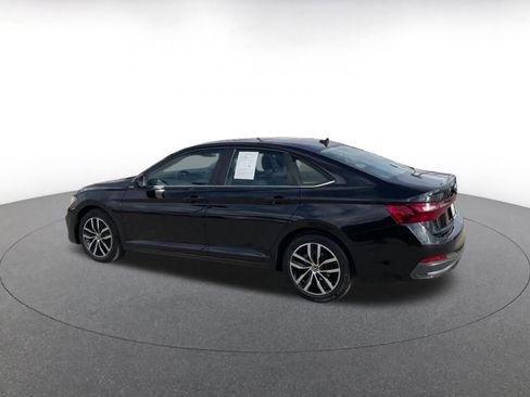 Used 2025 Volkswagen Jetta SE image 10