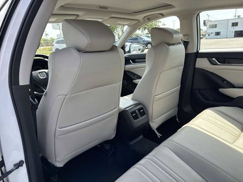 Used 2019 Honda Accord Touring image 18