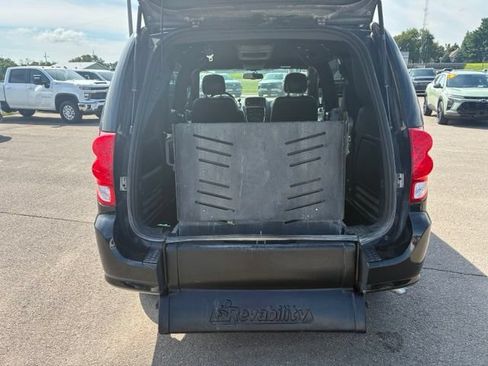 Used 2018 Dodge Grand Caravan SXT w/ Driver Convenience Group FWD image 15