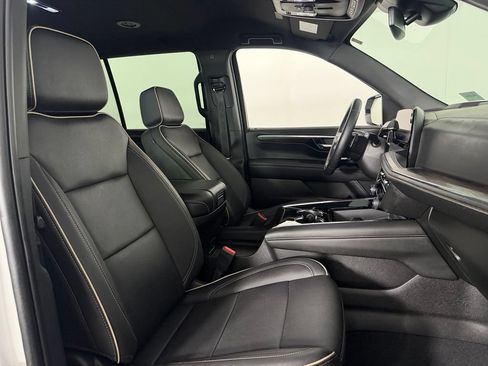 Used 2025 Chevrolet Tahoe Premier AWD/4WD image 35