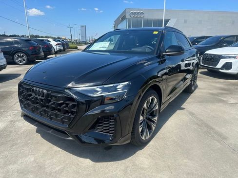 New 2025 Audi Q8 Prestige image 1