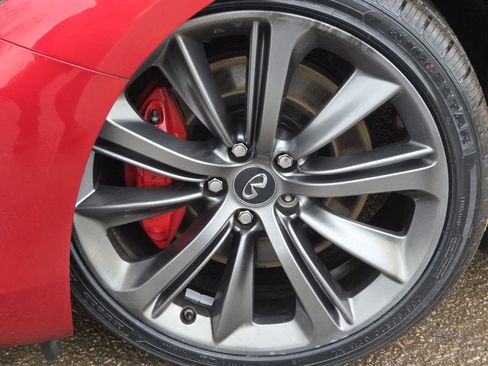 Used 2018 INFINITI Q60 Red Sport 400 w/ Pro Active Package image 10