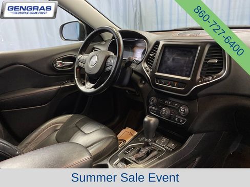 Used 2020 Jeep Cherokee Trailhawk AWD/4WD image 42