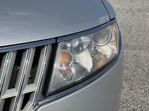 Used 2012 Lincoln MKZ FWD image 11