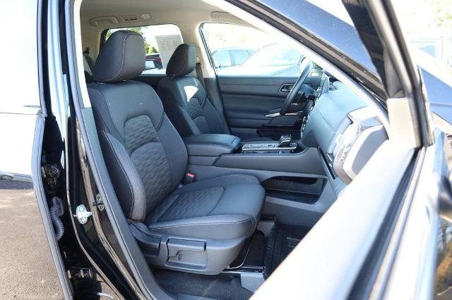 Certified 2025 Nissan Pathfinder SV FWD image 26