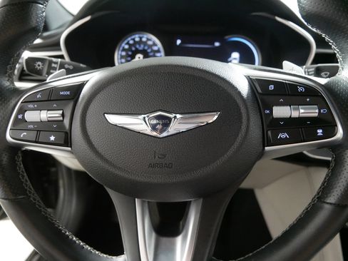 Used 2023 Genesis G70 2.0T image 25
