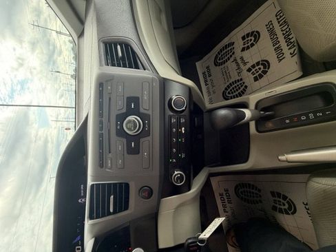Used 2012 Honda Civic HF image 16