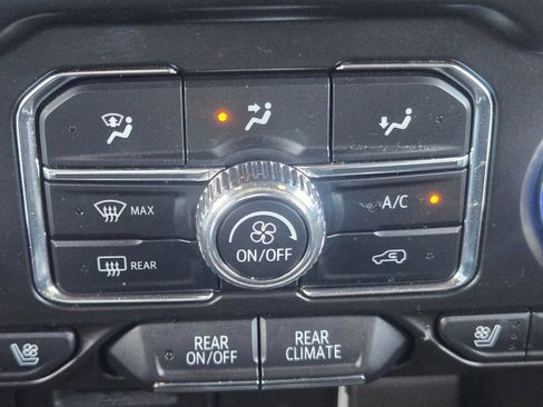 Used 2021 GMC Yukon AT4 w/ AT4 Premium Plus Package AWD/4WD image 29
