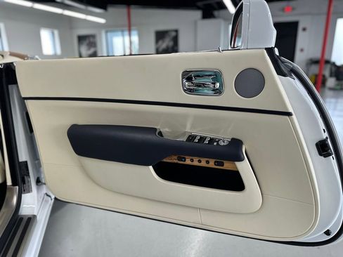 Used 2020 Rolls-Royce Dawn image 20