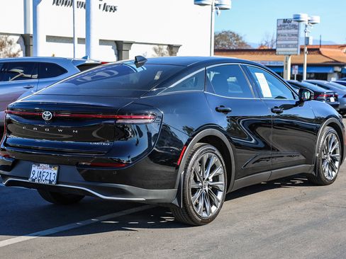 Used 2023 Toyota Crown Limited image 27