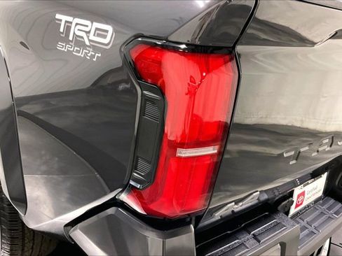 Certified 2025 Toyota Tacoma TRD Sport AWD/4WD image 30