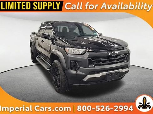 Used 2024 Chevrolet Colorado Trail Boss w/ Technology Package AWD/4WD image 1