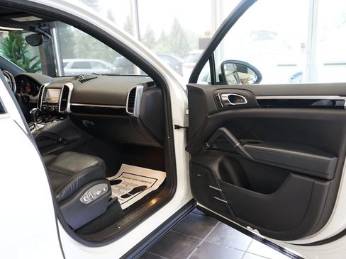 Used 2014 Porsche Cayenne S AWD/4WD image 45