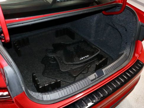 Used 2023 Volkswagen Jetta SE w/ Panoramic Sunroof Package FWD image 13