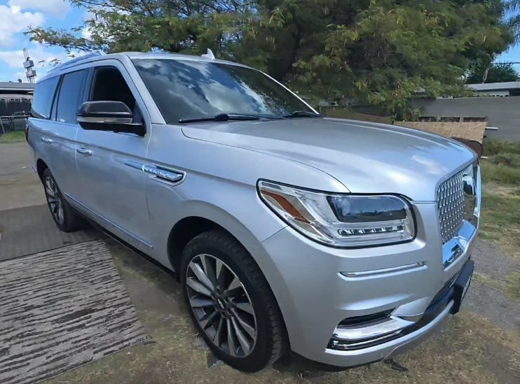 Used 2019 Lincoln Navigator Select AWD/4WD image 5