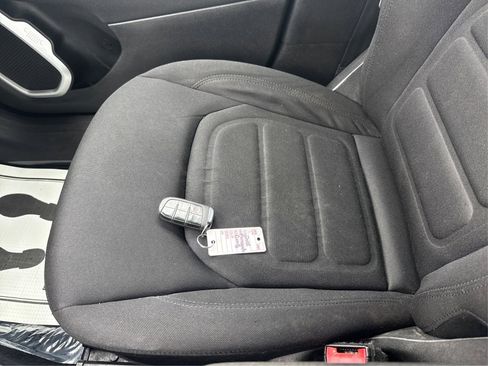 Used 2018 Jeep Renegade Latitude AWD/4WD image 31