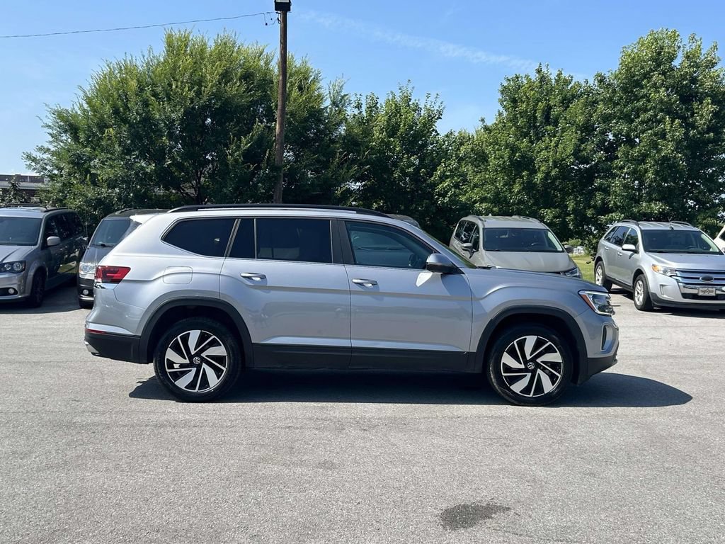Used 2024 Volkswagen Atlas SE AWD/4WD image 8