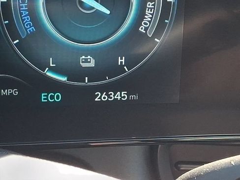 Used 2025 Hyundai Elantra Limited FWD image 21