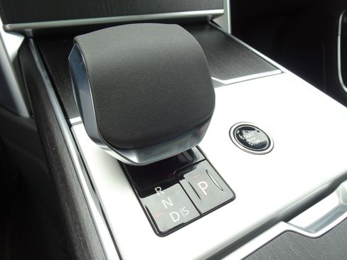 New 2026 Land Rover Range Rover SE image 22