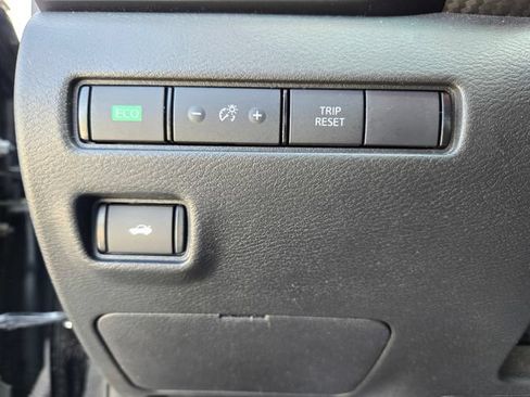 Used 2024 Nissan Sentra S FWD image 19