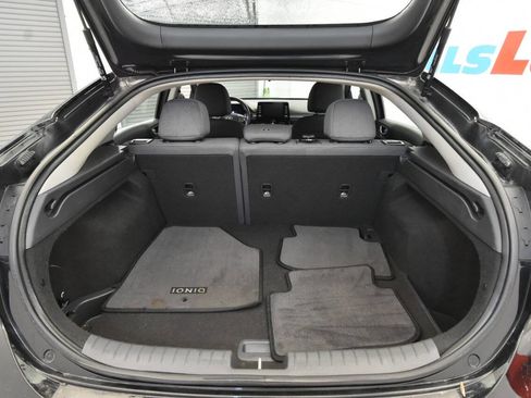 Used 2020 Hyundai Ioniq SE image 32