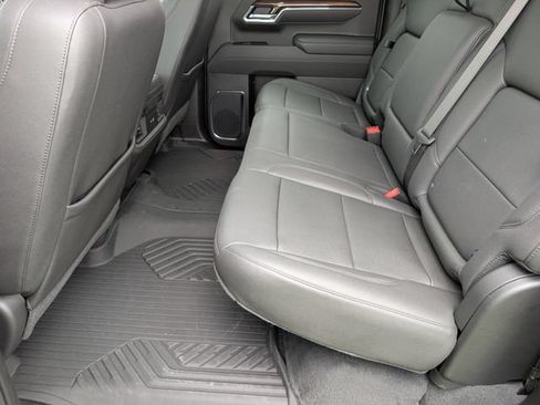 Used 2025 Chevrolet Silverado 1500 LT Trail Boss w/ Convenience Package II AWD/4WD image 29