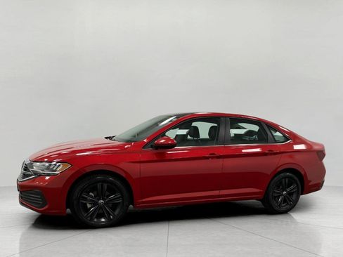 Used 2023 Volkswagen Jetta SE w/ Panoramic Sunroof Package FWD image 7