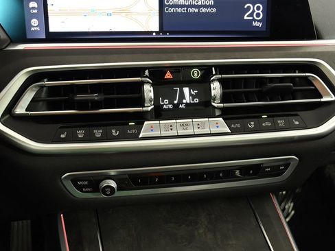 Used 2022 BMW X5 xDrive40i w/ Premium Package AWD/4WD image 27