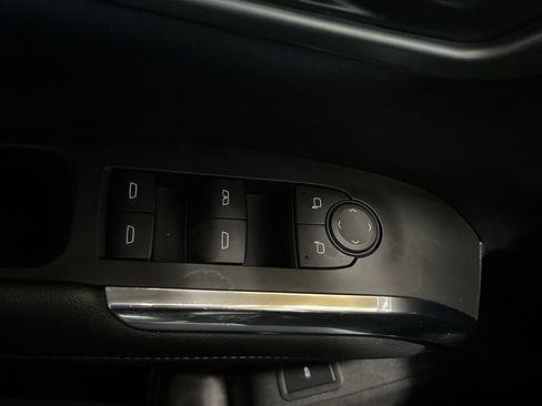 Used 2025 Chevrolet Traverse LT image 29