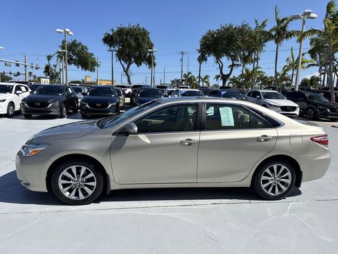 Used 2017 Toyota Camry FWD image 11