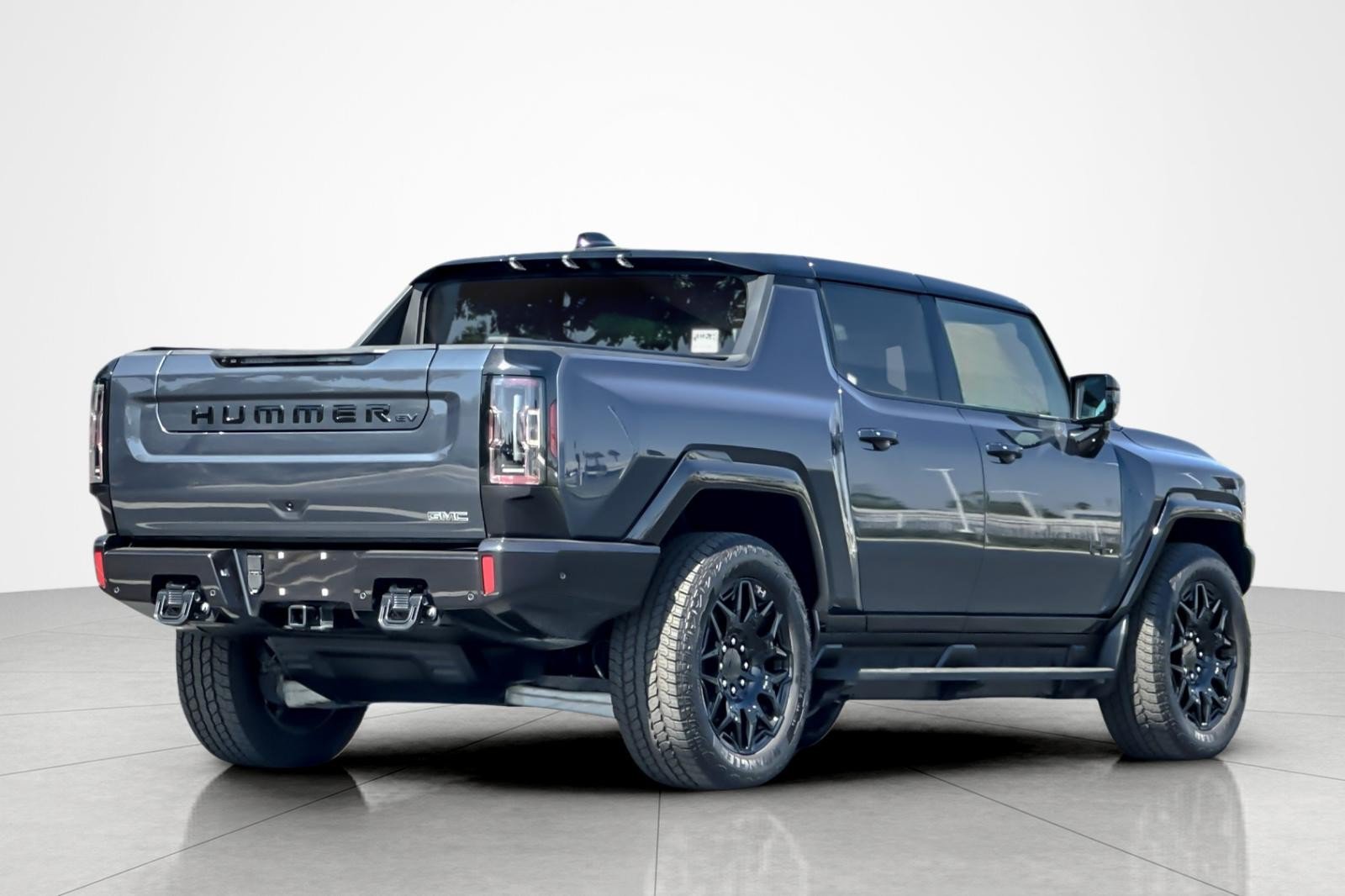 Used 2026 GMC Hummer EV 4x4 Crew Cab w/ LPO, Dark Essentials Package image 5