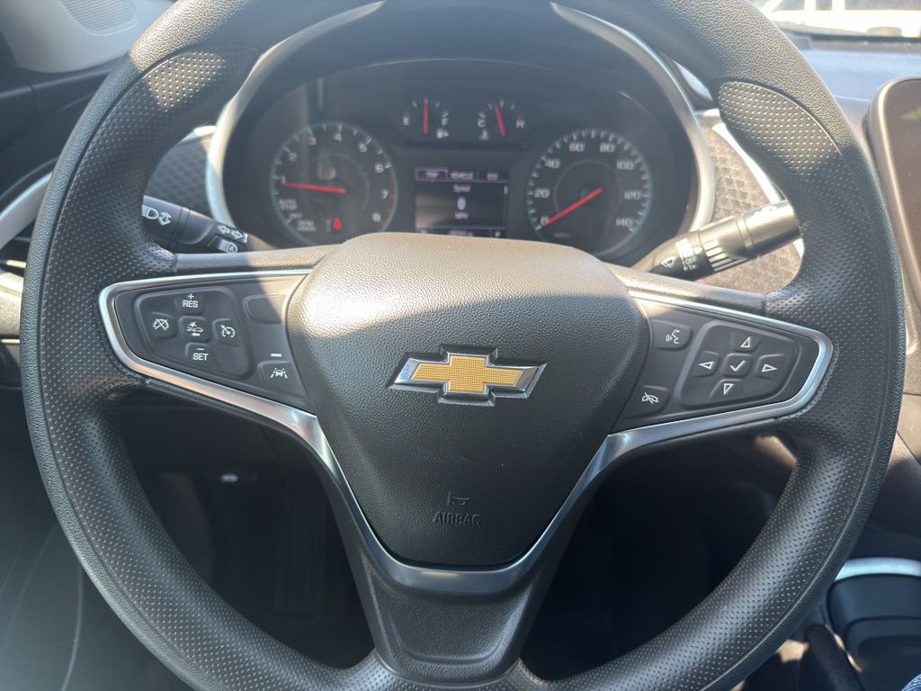 Used 2024 Chevrolet Malibu LT FWD image 16