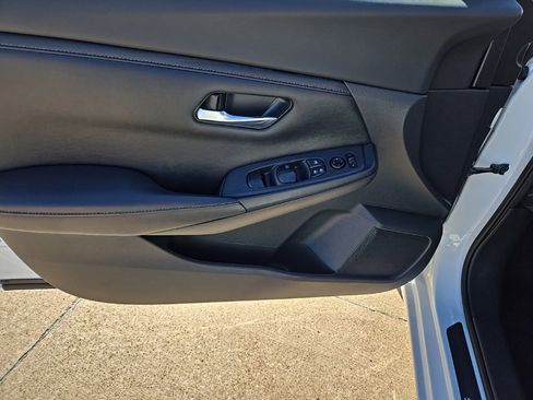 Used 2021 Nissan Sentra SV w/ Trunk Package image 13