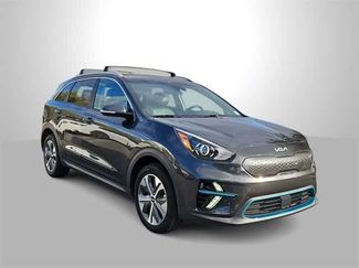 Used 2022 Kia Niro EX video 2