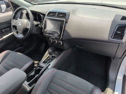 Used 2025 Mitsubishi Outlander Sport SE AWD/4WD image 31