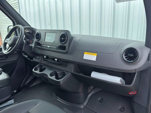 Used 2023 Mercedes-Benz Sprinter 2500 w/ Acoustic Package image 14