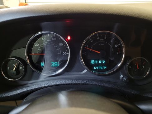 Used 2016 Jeep Wrangler Unlimited Sahara w/ Connectivity Group image 23