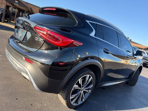 Used 2018 INFINITI QX30 Premium w/ Navigation Package image 52