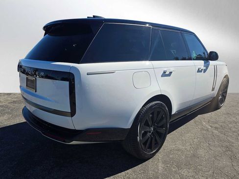 New 2025 Land Rover Range Rover SE image 5