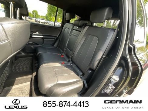 Used 2022 Mercedes-Benz GLB 250 4MATIC image 13