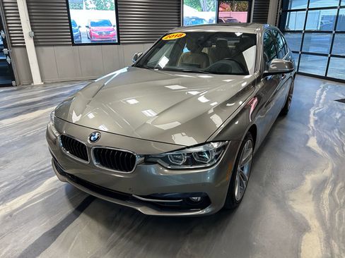 Used 2018 BMW 330i xDrive Sedan AWD/4WD image 2