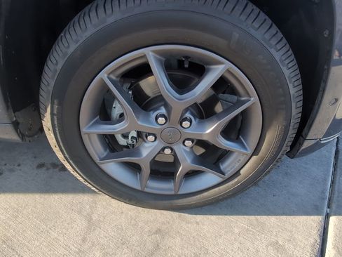 Used 2020 Jeep Grand Cherokee Limited X image 33