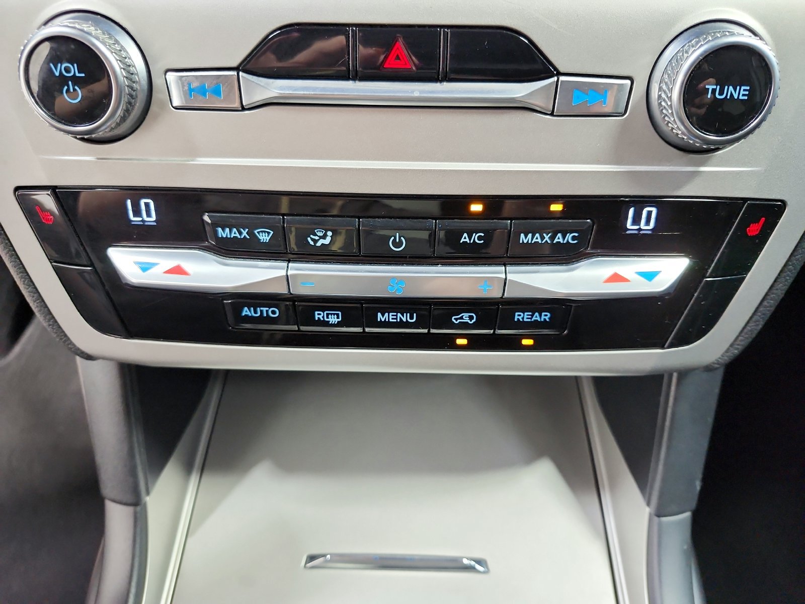 Used 2021 Ford Explorer XLT RWD image 30